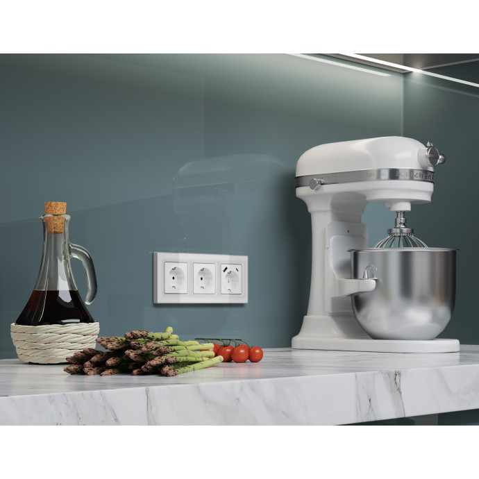 MA106010 Комплект механизма электрической розетки ALFA Белый глянец с/з на винтовых зажимах QUANT (AP1060, VM141)