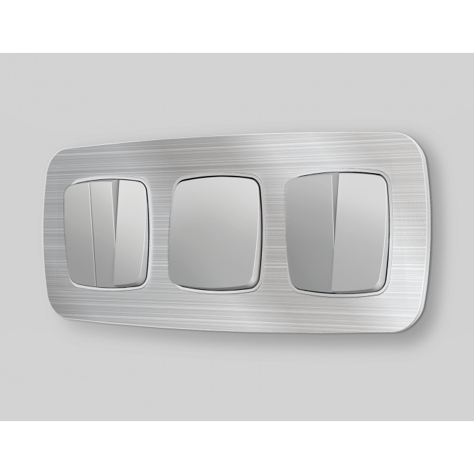 OP4050 Лицевая панель OMEGA (Серебро глянец) для 3-кл выключателей QUANT