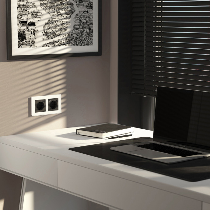 Рамка на 2 поста Senso (белый, стекло soft-touch) W0023101