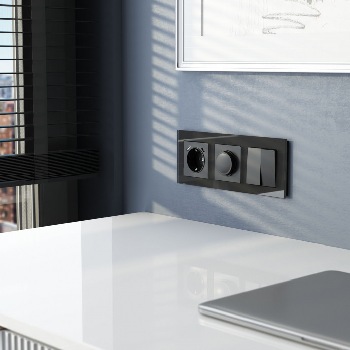 Рамка на 3 поста (черный) W0031108