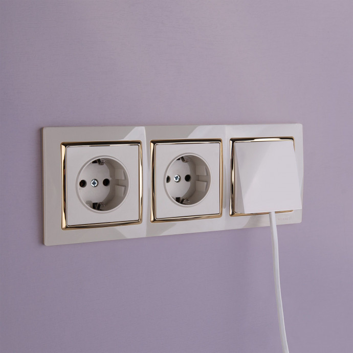 Рамка на 3 поста (слоновая кость/золото) W0031932