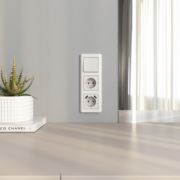 Рамка на 3 поста (перламутровый) W0032113