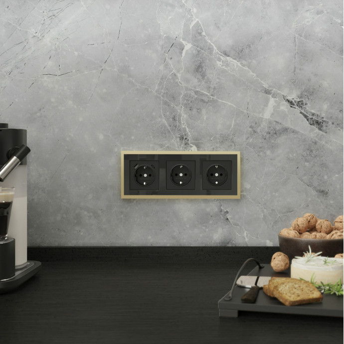 Рамка на 3 поста Baguette (черный/латунь) W0032852