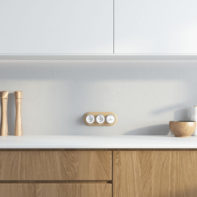 Рамка на 3 поста (светлый бук) W0035224