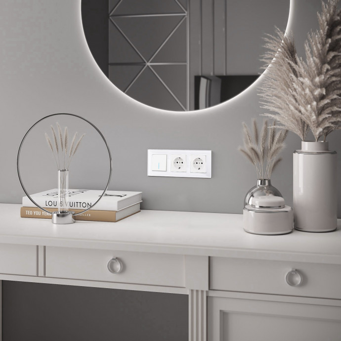 Выключатель одноклавишный проходной с подсветкой (белый) W1112101