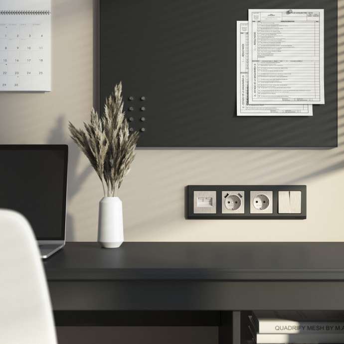 Розетка с заземлением и шторками (перламутровый рифленый) W1171113