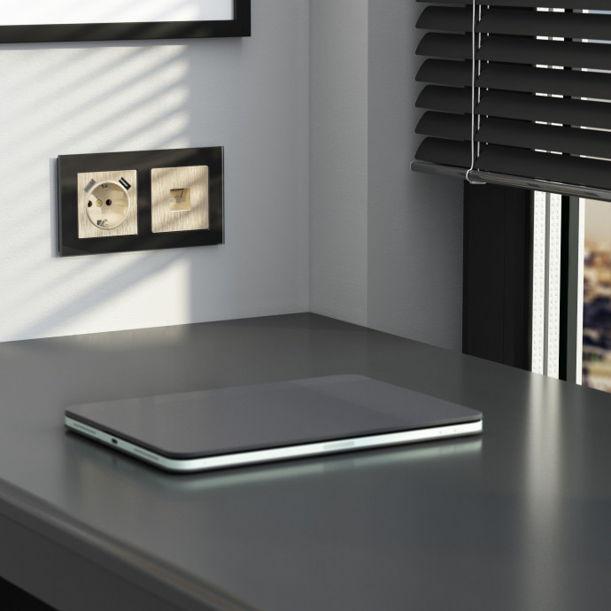 Розетка Ethernet RJ-45 (шампань рифленый) W1181010