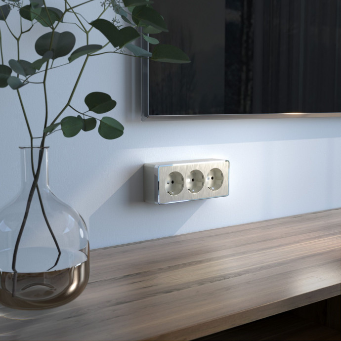 Розетка тройная с заземлением и шторками Gallant (шампань рифленый) W5073110